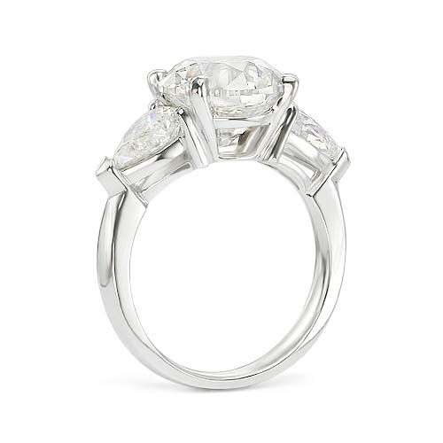 68 ct I SI1 ROUND CUT 3 STONE DIAMOND ENGAGEMENT RING  